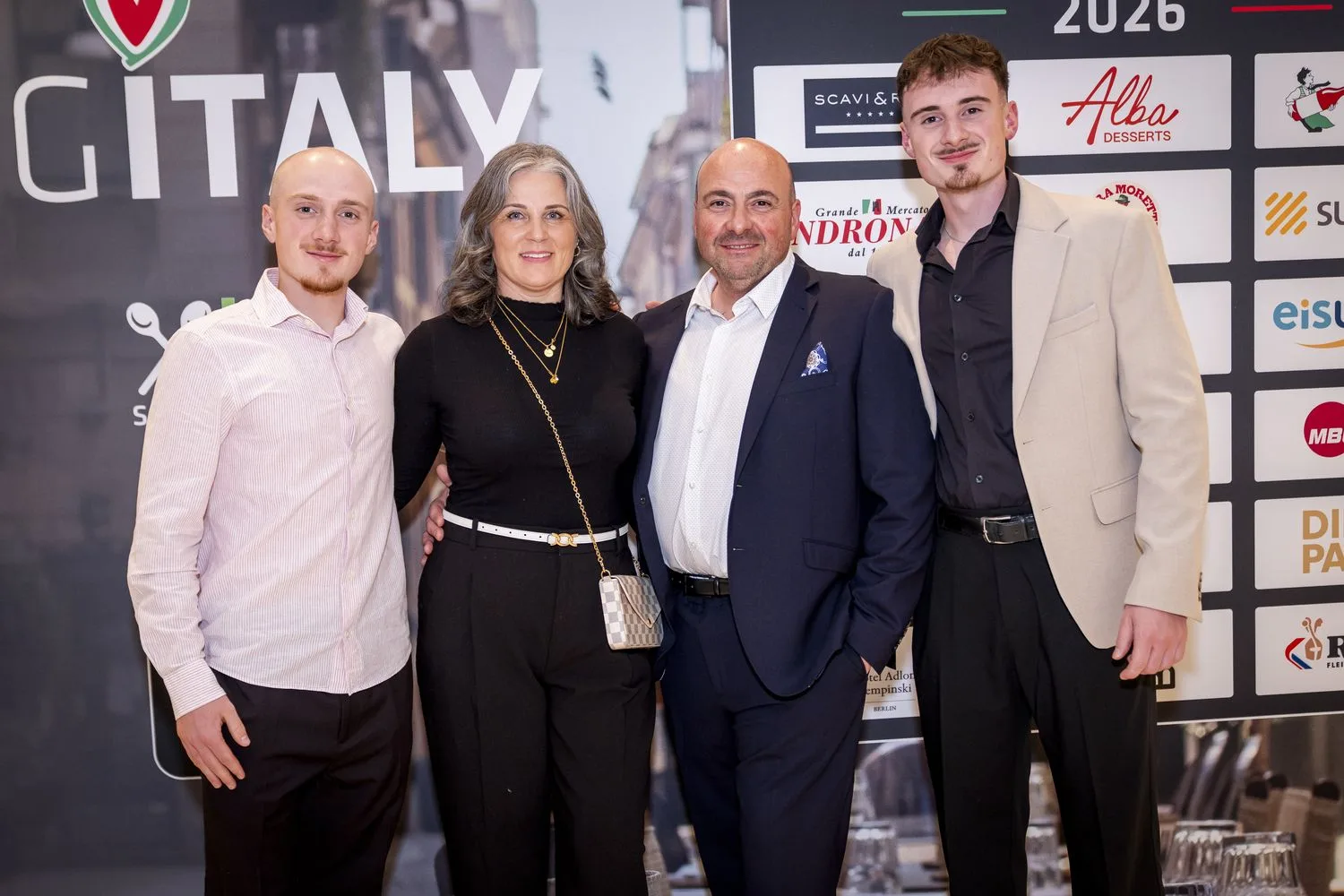 Familie Iaia bei der Auszeichnung der 100 besten italienischen Restaurants 2026