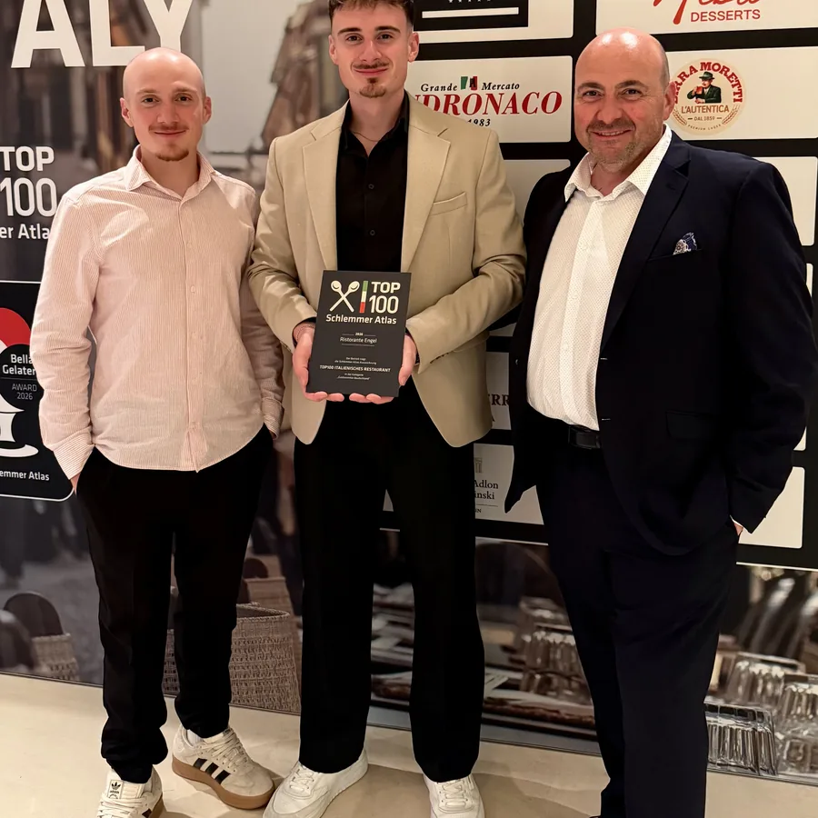 Franco, Nico und Luca Iaia mit der Auszeichnung Top 100 Schlemmer Atlas 2026
